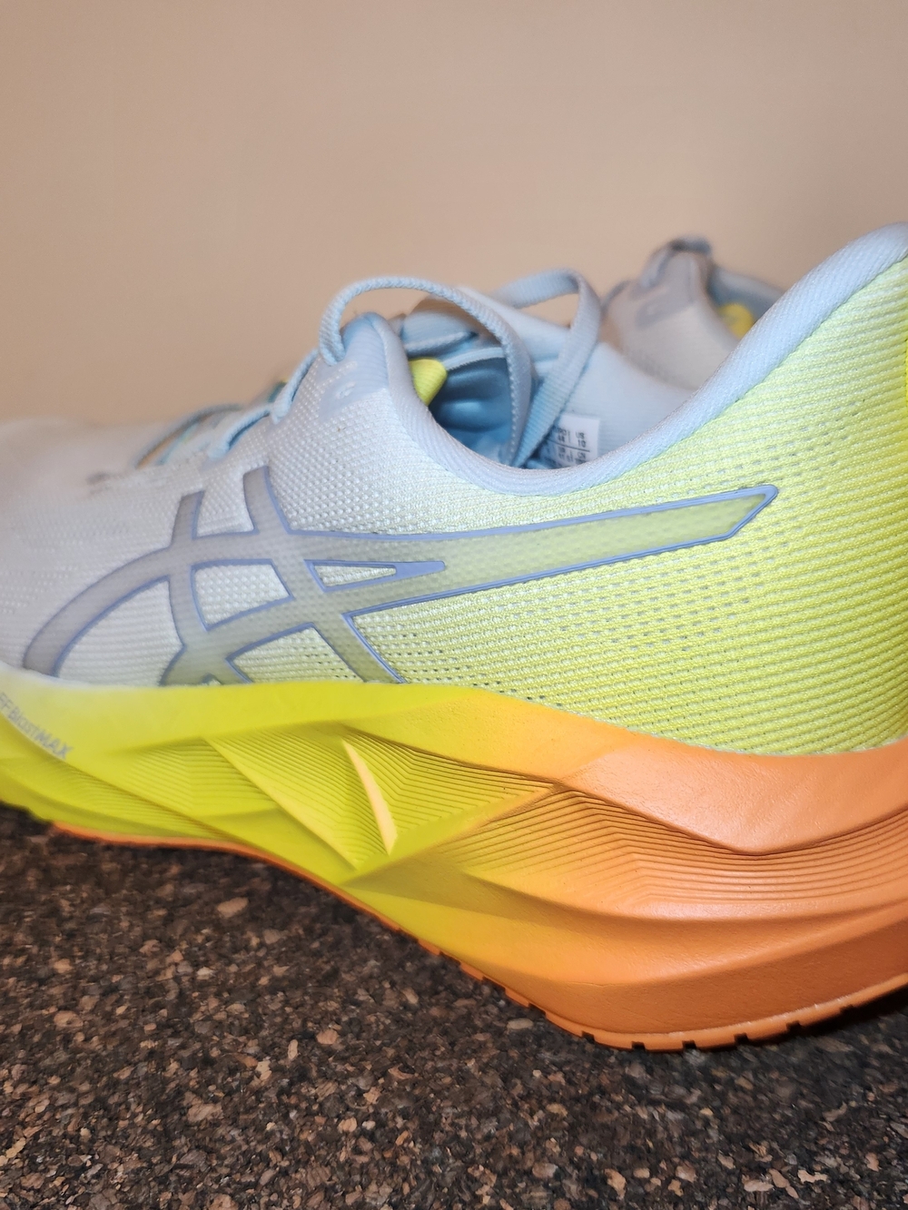 Asics Novablast 5 Running Shoes
Mens size 10 - Picture 11 of 12